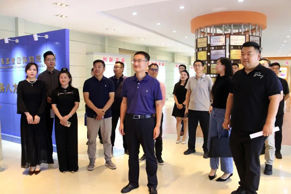 济南市青年企业家协会走进国家物流枢纽主题调研暨青年企业家创新发展座谈会在副会长单位优德88官方网站集团成功举办